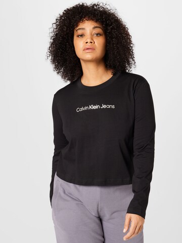 Tricou de la Calvin Klein Jeans Curve pe negru: față