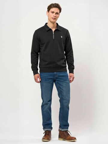 Pulover ' UMDag ' de la U.S. POLO ASSN. pe negru: față