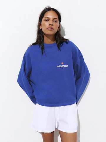 Bluză de molton 'PACIFIC GO OUTSIDE' de la Pull&Bear pe albastru