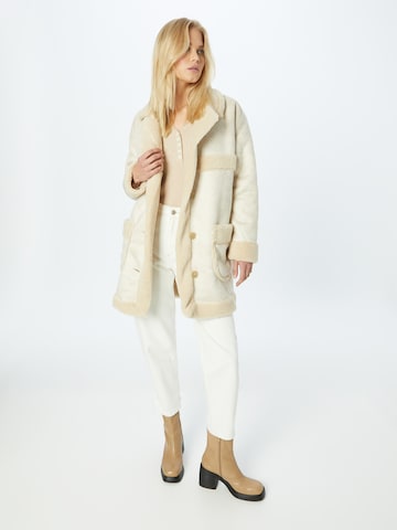 HOLLISTER Přechodný kabát – bílá