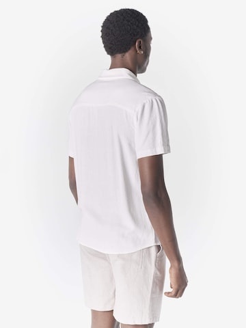 KOROSHI - Ajuste regular Camisa en blanco