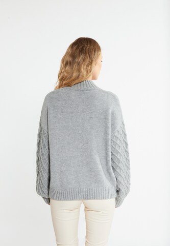 Pullover di RISA in grigio