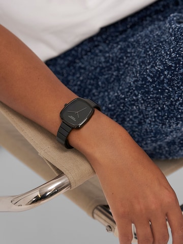 Montre à affichage analogique Copenhagen Studios en noir : devant