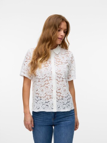 VERO MODA Blouse 'VMHoney' in White: front