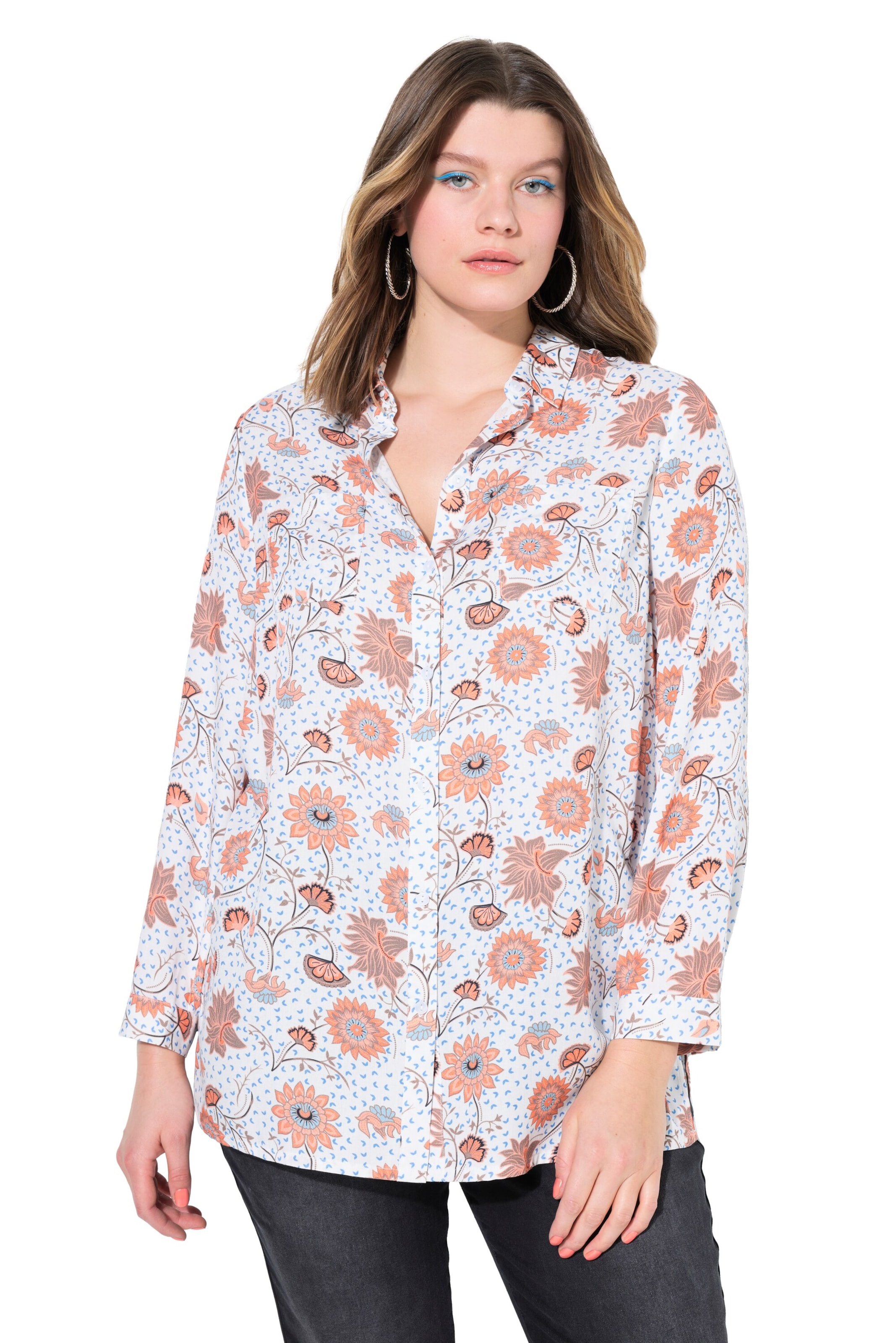 Studio Untold Blouse in White: front