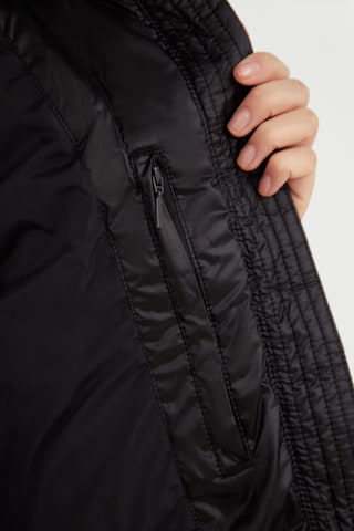 Finn Flare Steppjacke in Schwarz