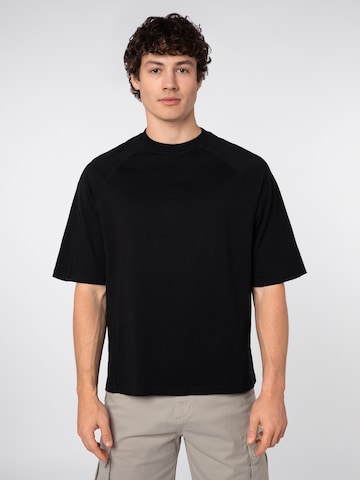 Sublevel Shirt in Black: front