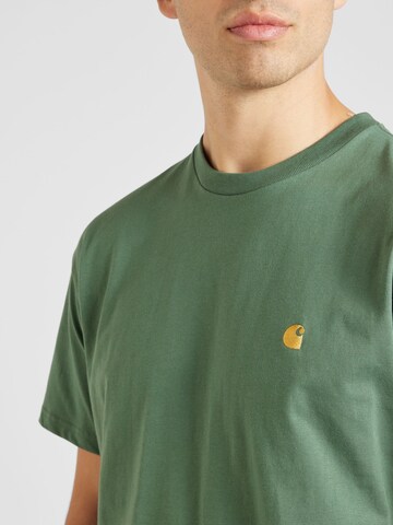 Tricou 'Chase' de la Carhartt WIP pe verde