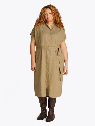 Abito camicia 'ESS' di Tommy Hilfiger Curve in beige: frontale
