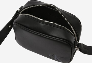 Calvin Klein Jeans - Bolso de hombro en negro