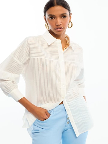Chemisier Lola Casademunt en blanc