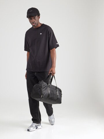 NEW ERA T-shirt i svart