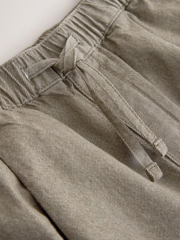 Next regular Bukser i grøn