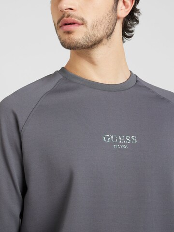 GUESS Sweatshirt in Grey