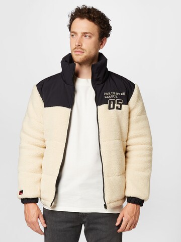 Veste mi-saison FUBU en blanc : devant