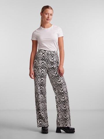 PIECES Wide leg Jeans 'NURSEL' in White