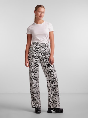 PIECES Wide leg Jeans 'NURSEL' in White