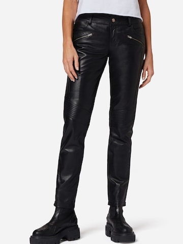 Slimfit Pantaloni di RICANO in nero: frontale