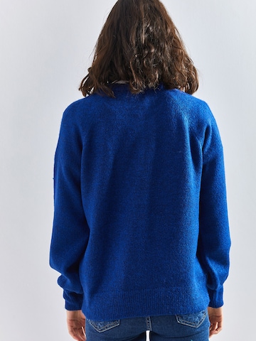 Bianco Lucci Sweater in Blue