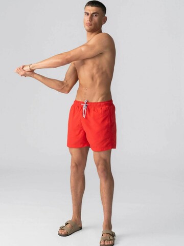 Shorts de bain ' Swimshorts ' TEESHOPPEN en rouge