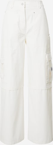 Calvin Klein Jeans - Pierna ancha Pantalón cargo en blanco: frente