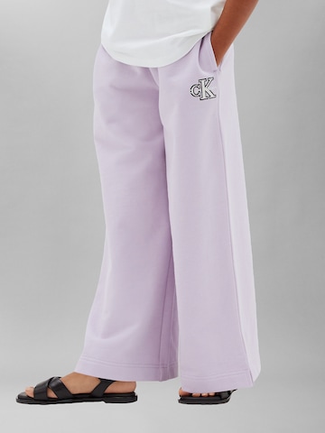 Calvin Klein Jeans Wide leg Trousers in Purple: front