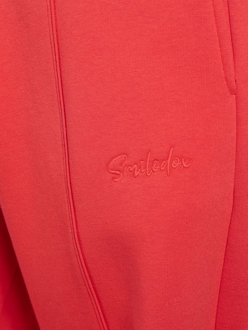 Loosefit Pantalon 'Siara' Smilodox en rouge