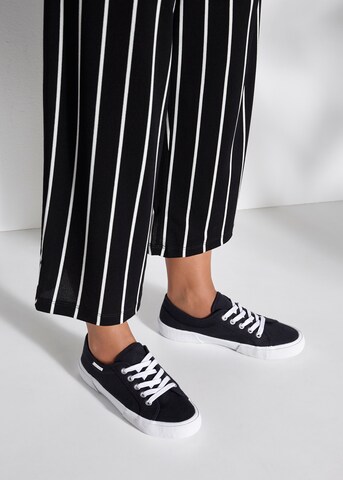 LASCANA Sneakers laag in Zwart