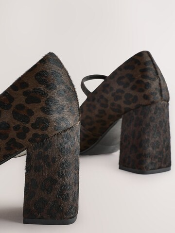 Next Pumps in Brown