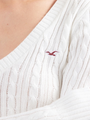 Pulover 'IVY' de la HOLLISTER pe alb