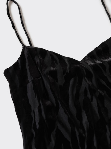 Robe de cocktail 'XZEB' MANGO en noir