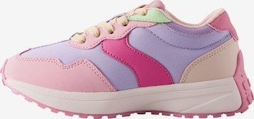 Sneaker de la Next pe roz: față