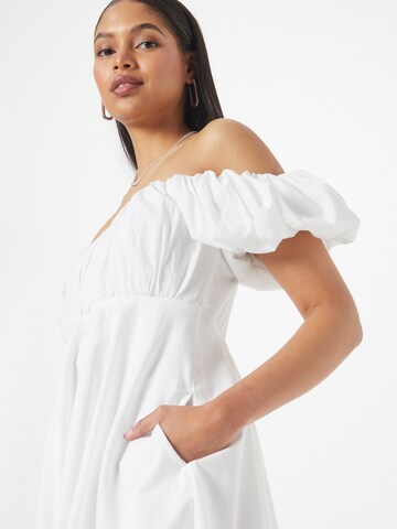 Abercrombie & Fitch Лятна рокля в бяло