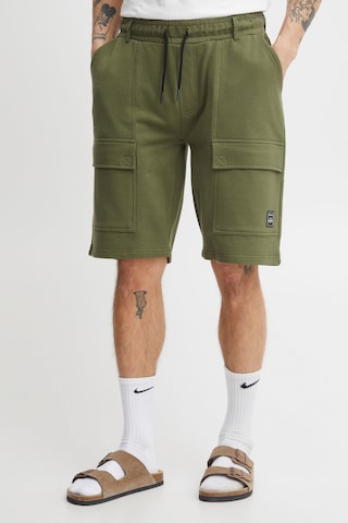 11 Project Regular Sweatshorts 'Karlsen' in Grün: predná strana