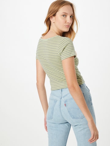 Tricou 'Pepper Henley Tee' de la LEVI'S ® pe verde