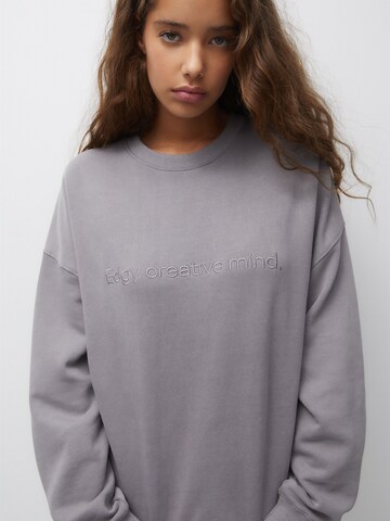 Pull&Bear Sweatshirt i grå