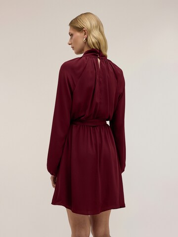 Robe MOTIVI en rouge