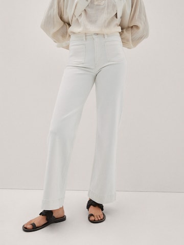 MANGO Flared Jeans in Beige: front