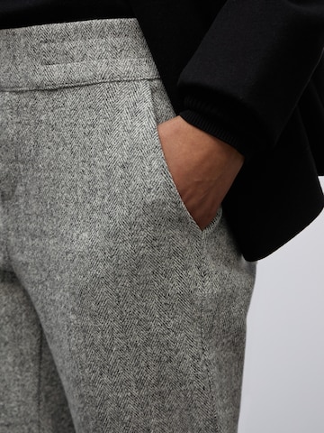 STREET ONE Slimfit Pantalon 'Bonny' in Grijs