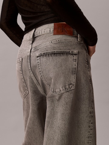 Calvin Klein Jeans Wide Leg Jeans in Grau