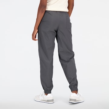 new balance Tapered Sportbroek in Grijs