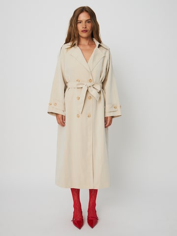 Crās Välikausitakki ' Spriicras ' värissä beige: etupuoli