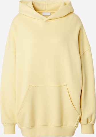 Kamila Šikl Суичър в жълто: отпред