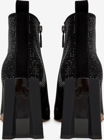 CESARE GASPARI Ankle Boots in Schwarz