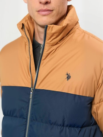 Geacă de iarnă ' UMAleks ' de la U.S. POLO ASSN. pe maro