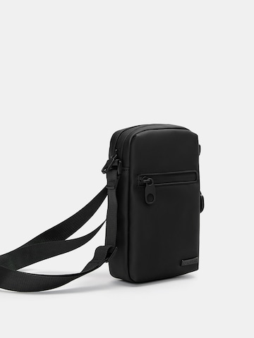 Pull&Bear Umhängetasche in Schwarz