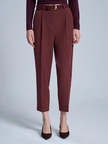 Dilvin Regular Pants in Red