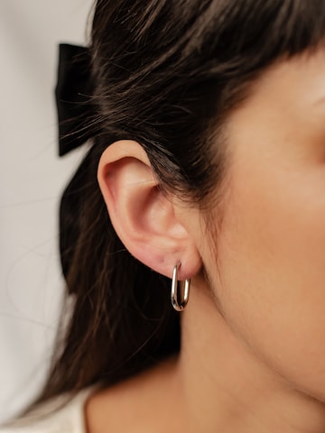 Hey Happiness Ohrringe 'Ellipse' in Silber: Vorderseite