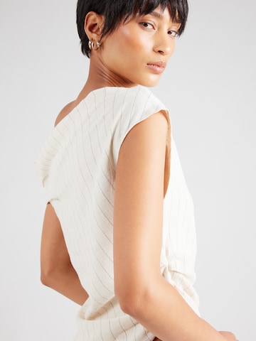 Top di TOPSHOP in bianco
