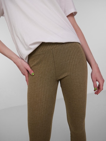 PIECES - Skinny Leggings 'Molly' en verde